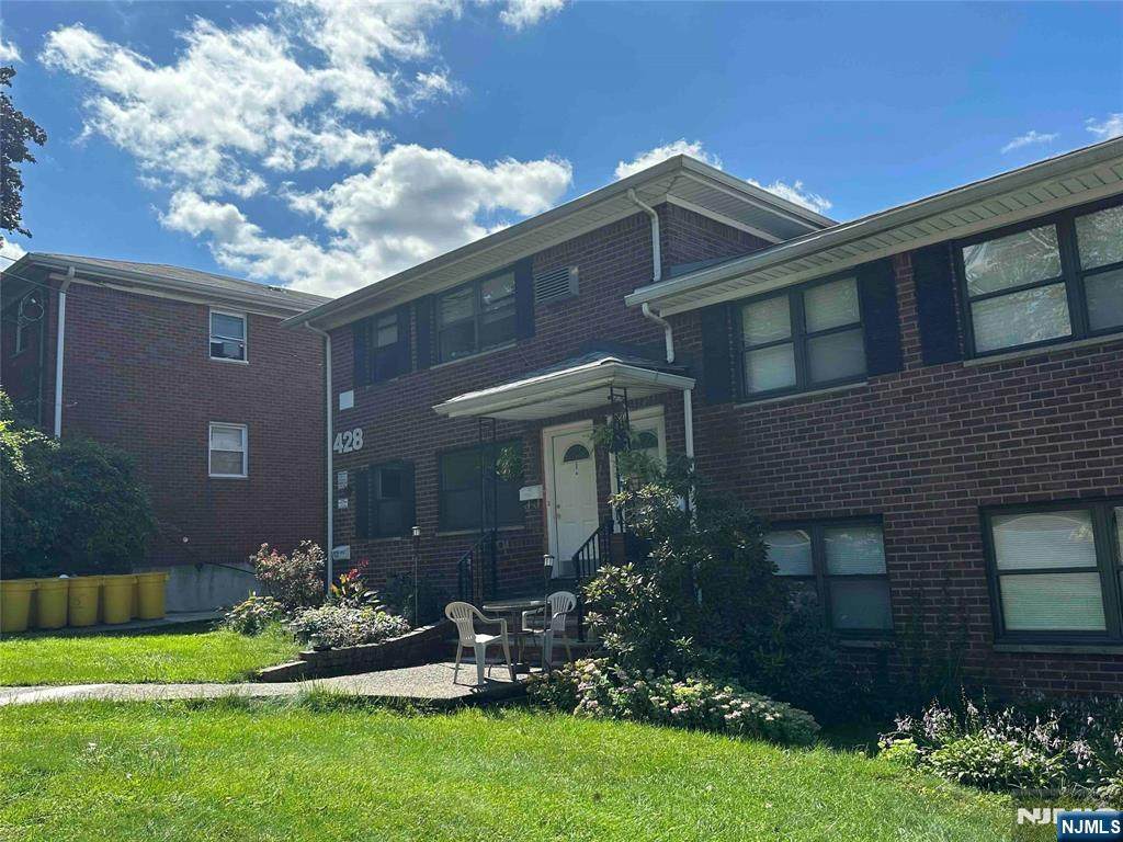 428 Northwood - Photo 1