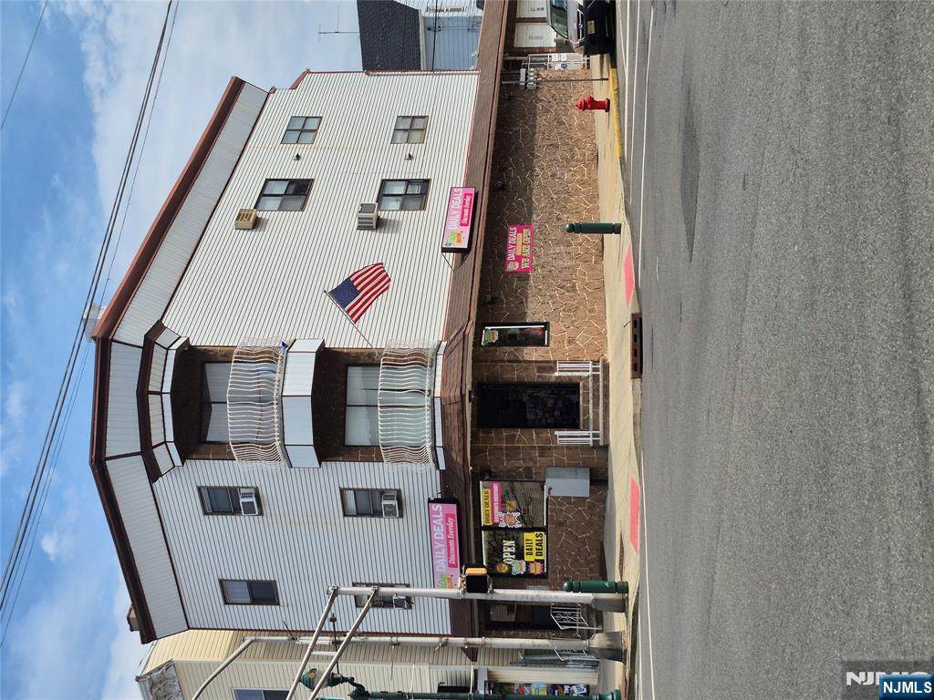 10 Kearny Avenue - Photo 1