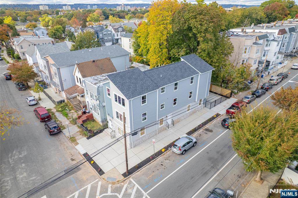 543 13th Avenue - Photo 1
