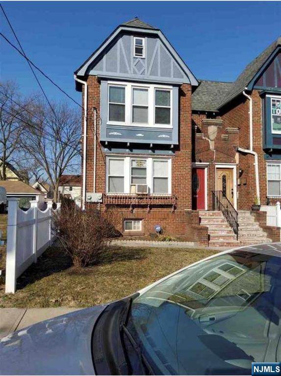 255 Englewood - Photo 1