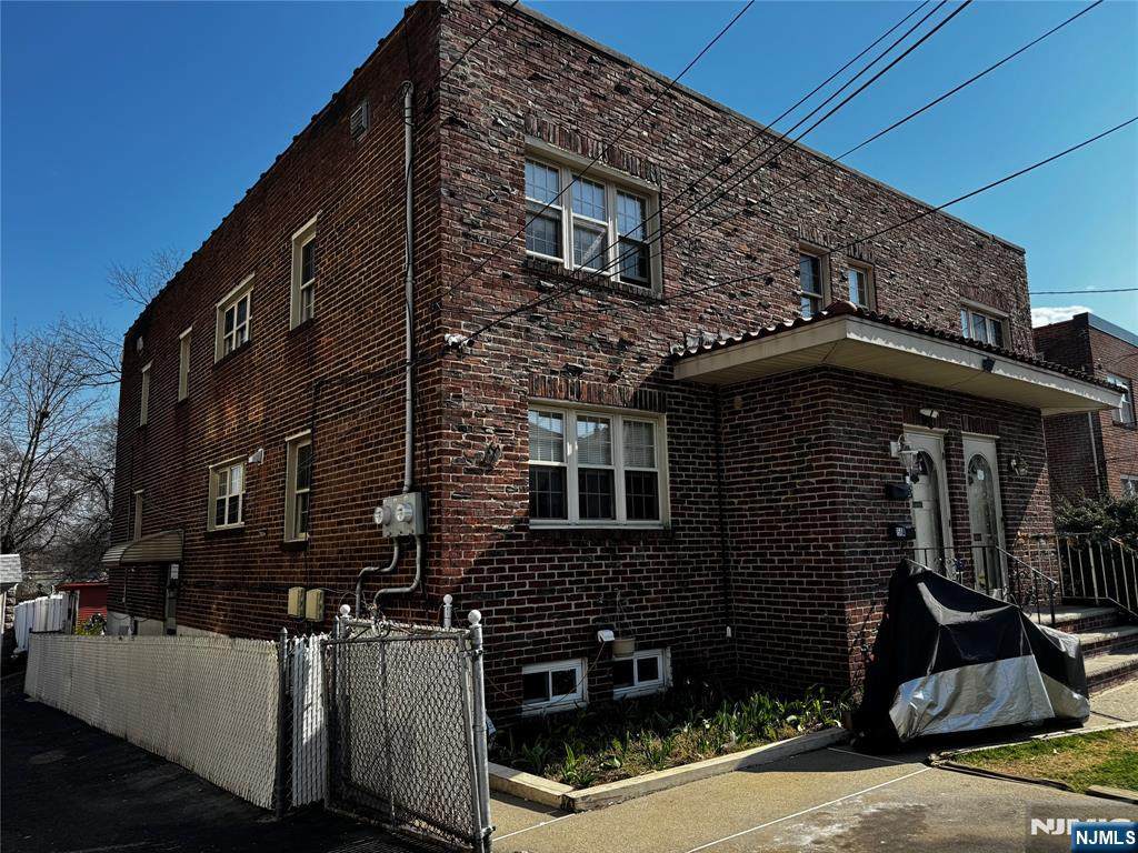 158A Rutherford - Photo 1