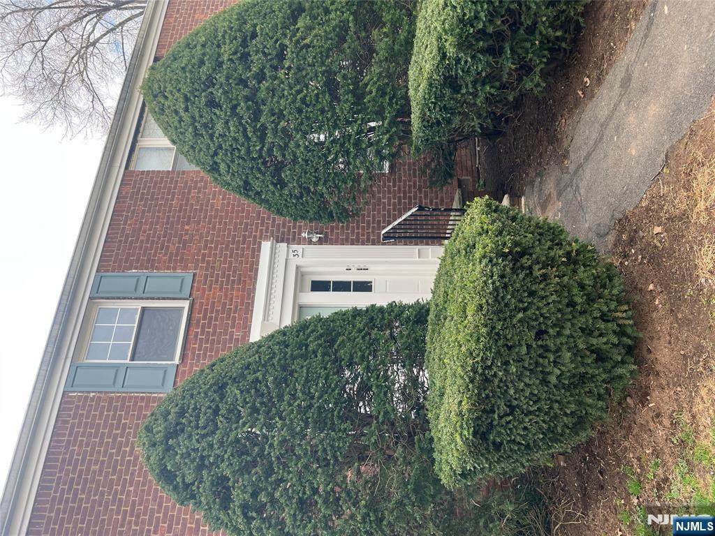 935 Broad Street - Photo 1