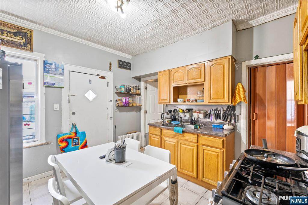 183 Walnut Street - Photo 1