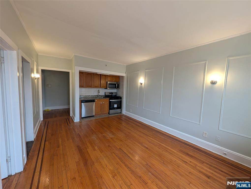 85 Anderson - Photo 1
