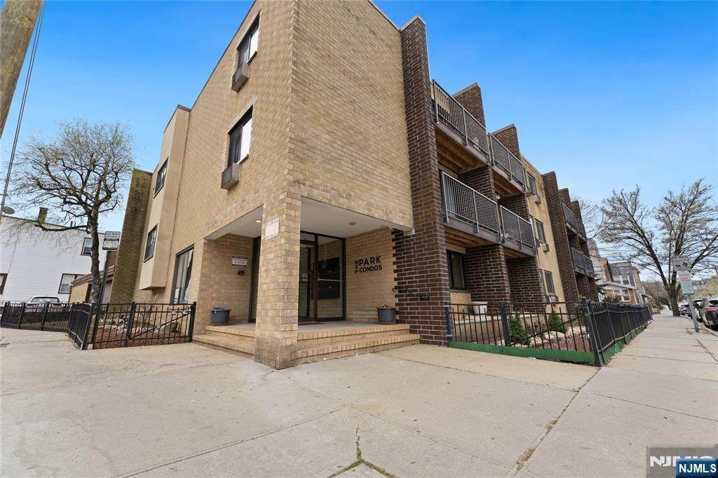 7117 Park - Photo 1