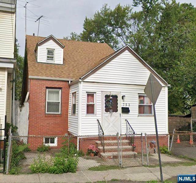 751 20th Street - Photo 1