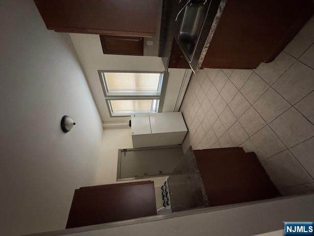 166 Westminster - Photo 1