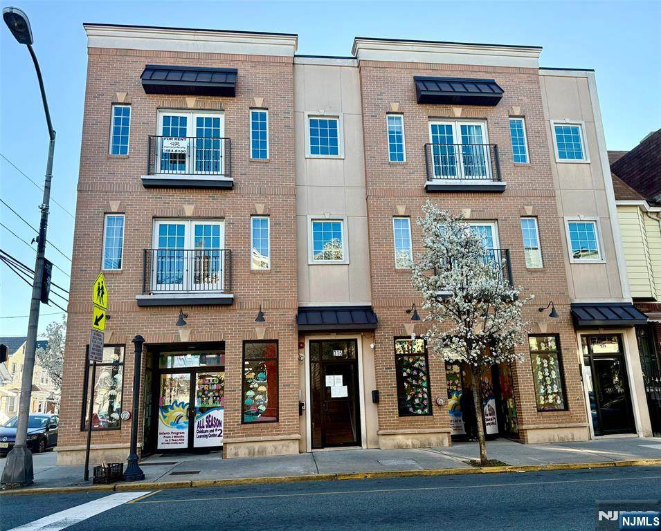 313 Frank E Rodgers - Photo 1