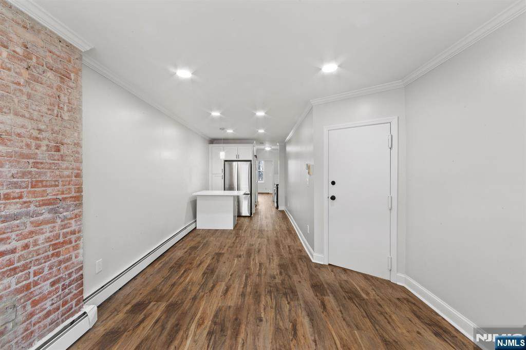 3027 John F Kennedy - Photo 1