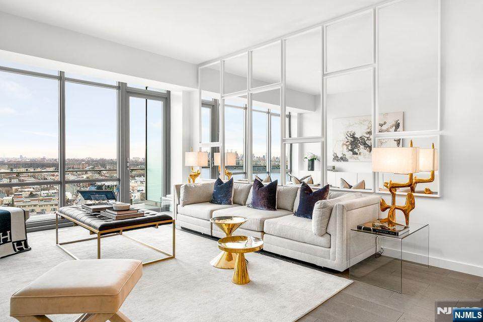 320 Adolphus - Photo 1