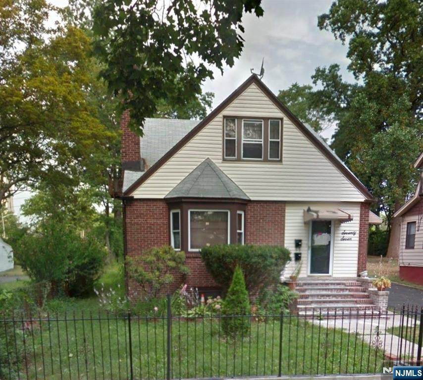 77 Ross Street - Photo 1