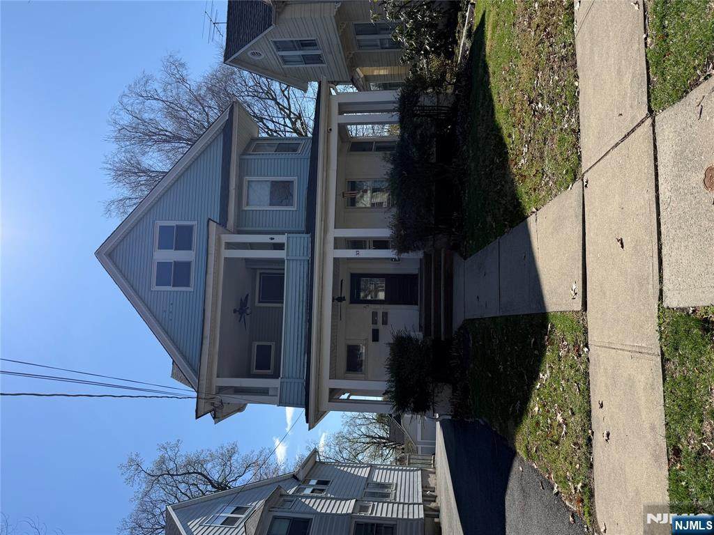33 Montclair - Photo 1