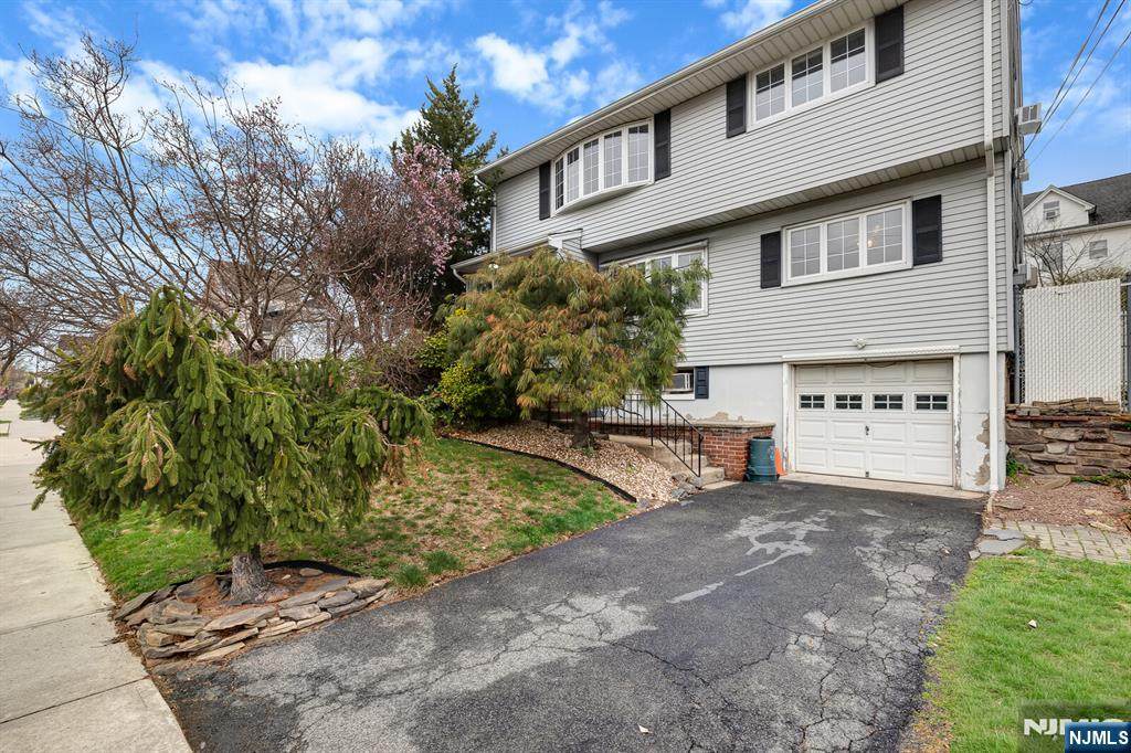700 9th Street - Photo 1