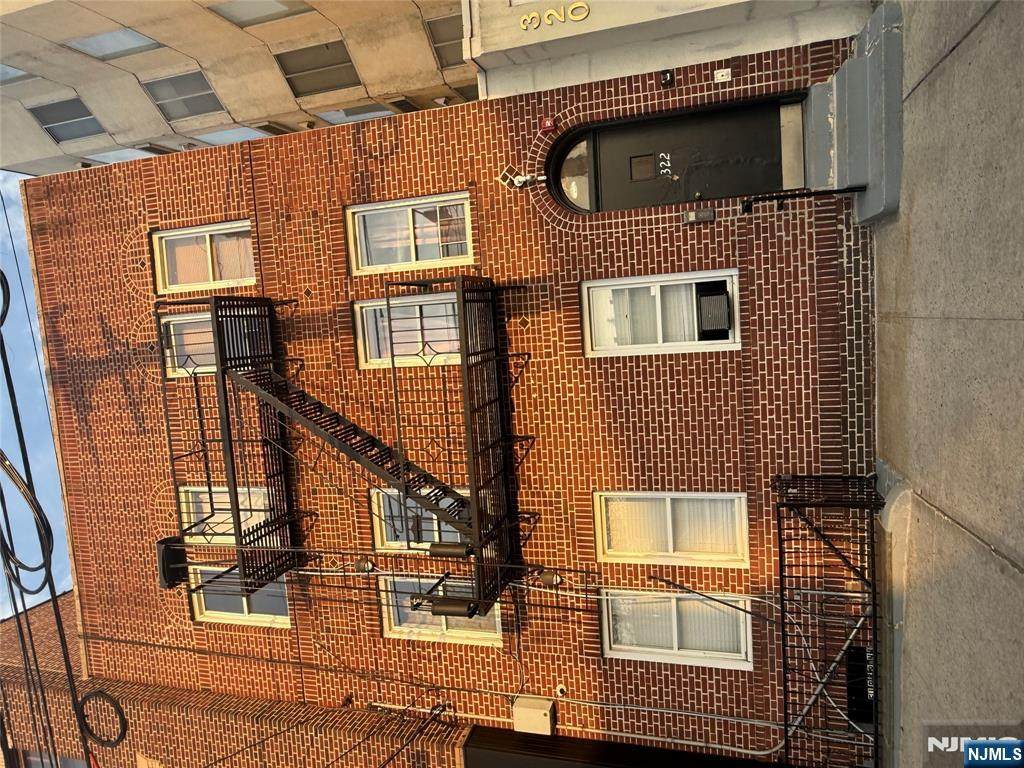322 Anderson - Photo 1