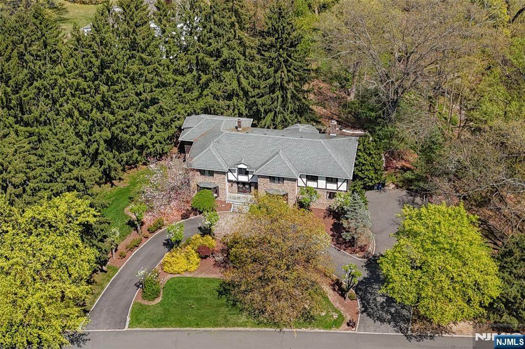 69 Knollwood Road - Photo 1