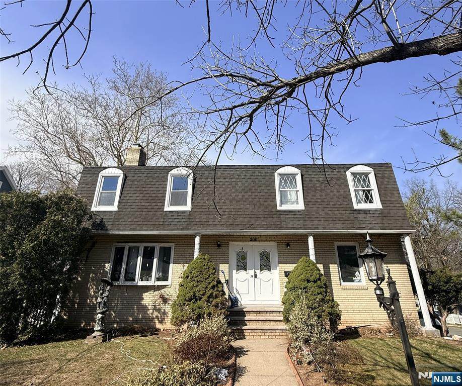 200 Larch Avenue - Photo 1