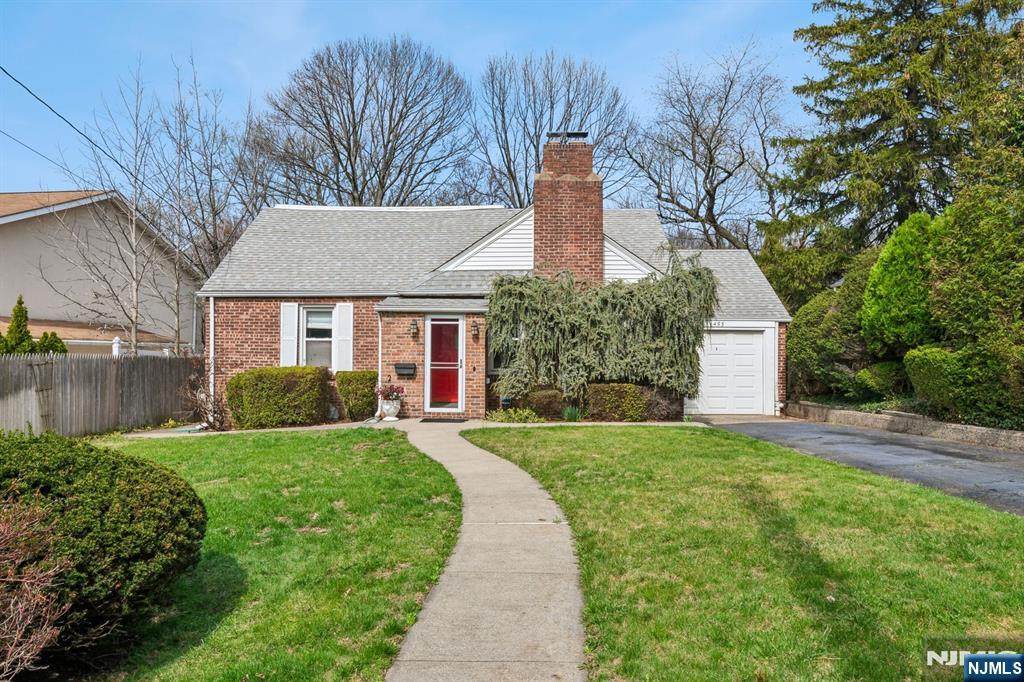 453 Fort Lee Road - Photo 1