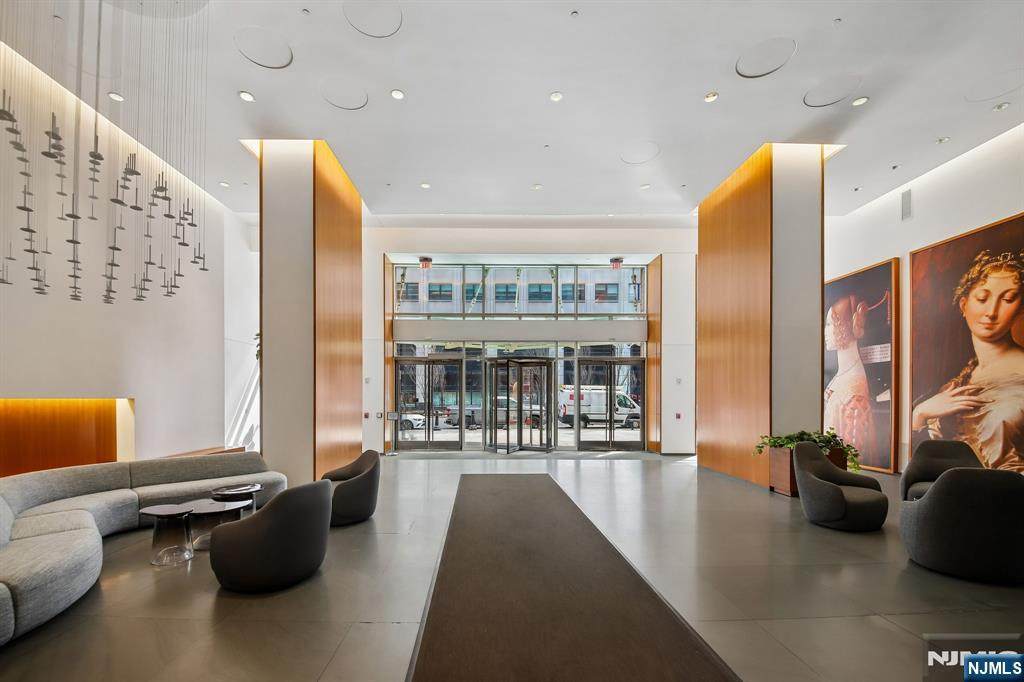 77 Hudson - Photo 1