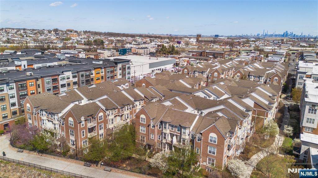 201 Dey Street - Photo 1