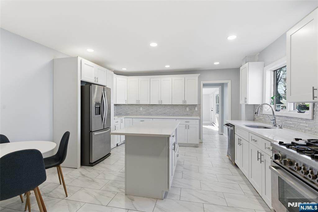 336 Palisade - Photo 1
