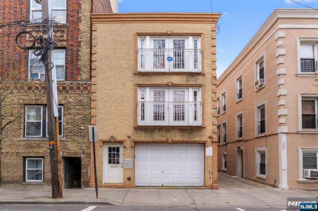 317 11th Street - Photo 1