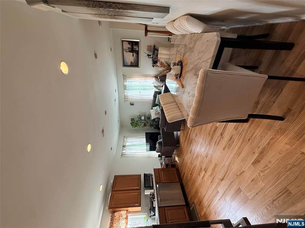12 Woodside - Photo 1