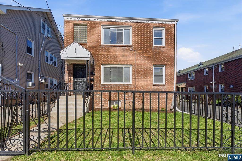 293 Center - Photo 1
