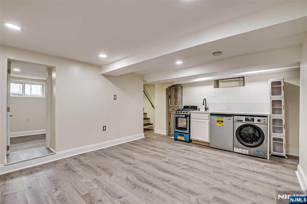 602 Avenue E - Photo 1