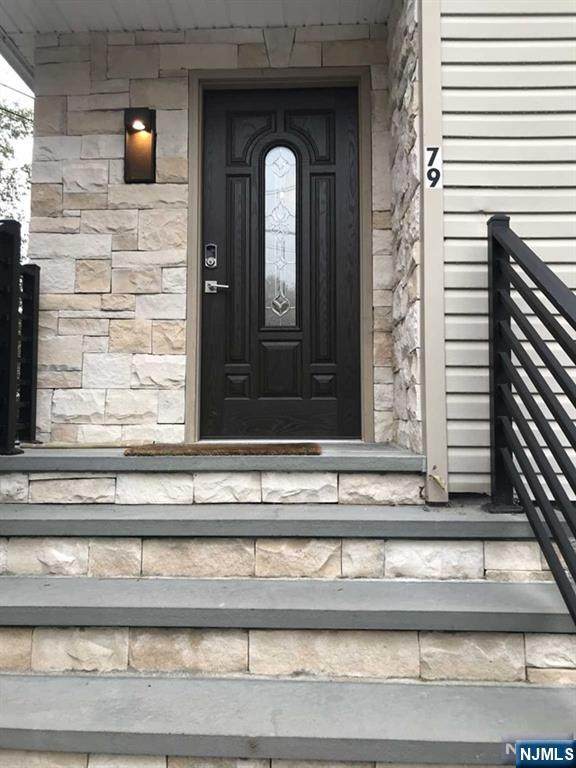 79 Riverdale - Photo 1