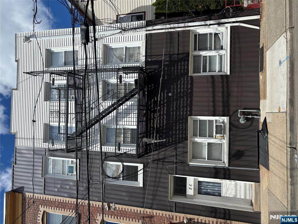 86 Center - Photo 1