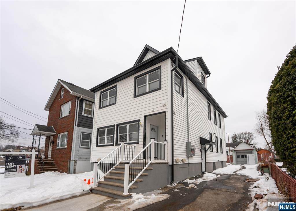 152 Washington - Photo 1