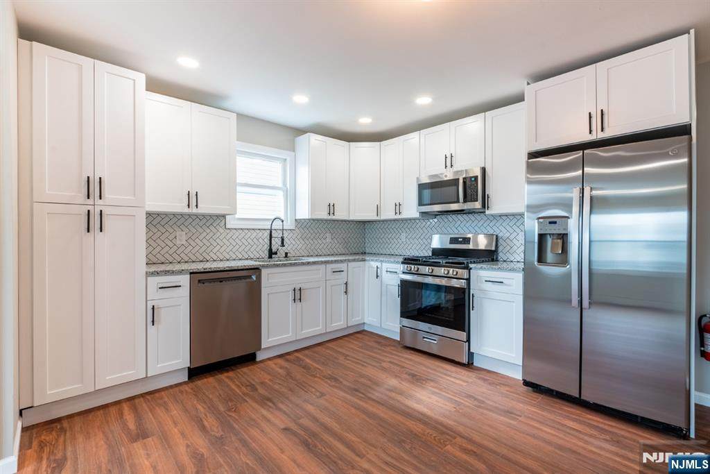 163 Jefferson - Photo 1