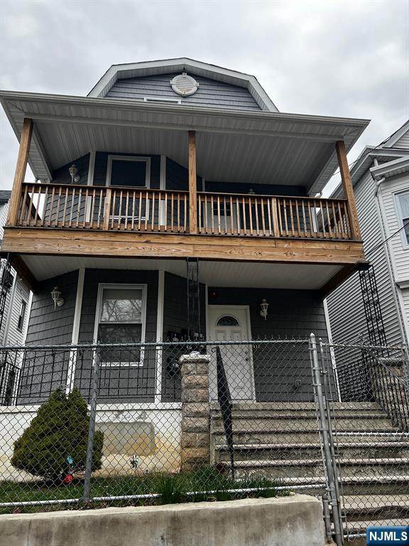 159 Montgomery - Photo 1