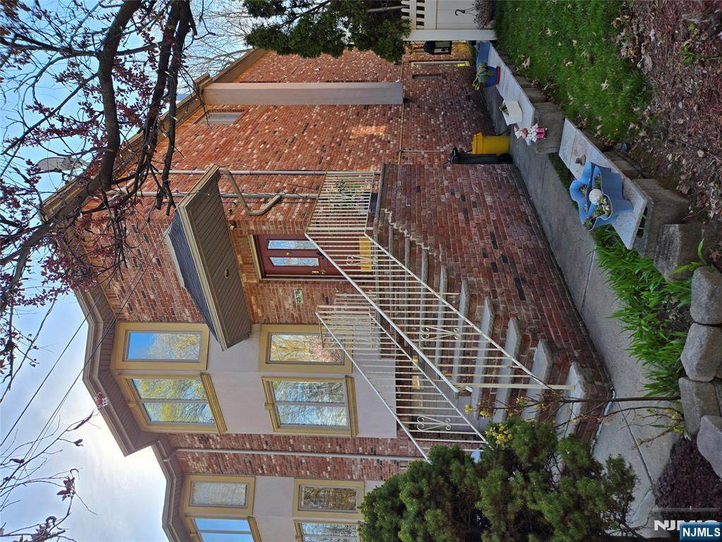 257B 5th Street - Photo 1