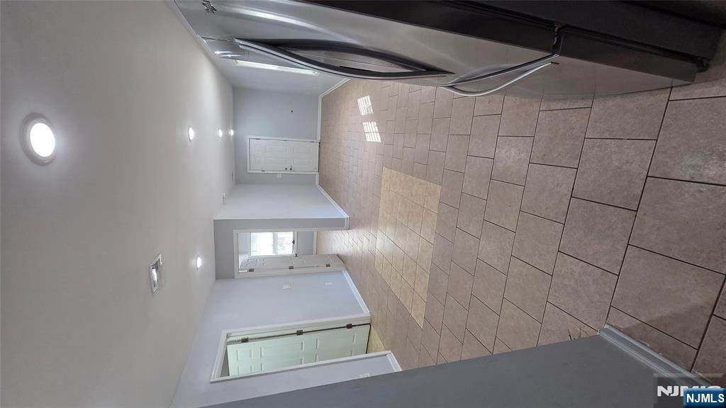 138 Lafayette - Photo 1