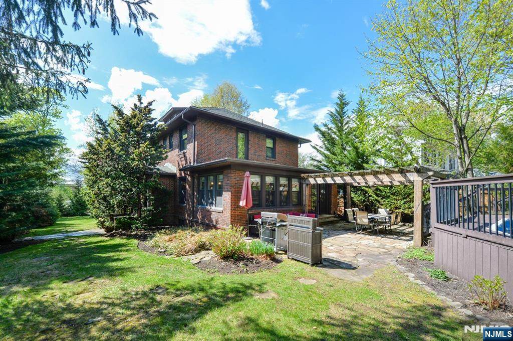 525 Washington Avenue - Photo 1