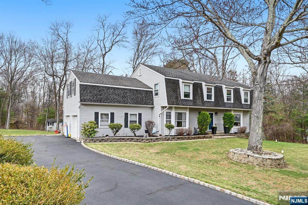 6 Robin Drive - Photo 1