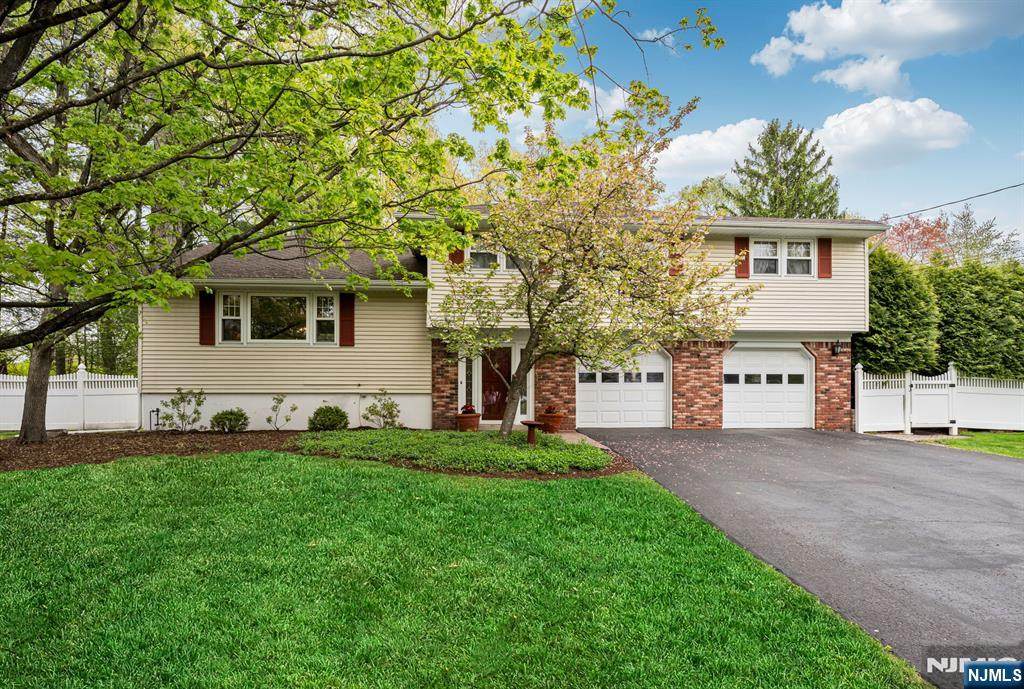 485 Eisenhower Court - Photo 1
