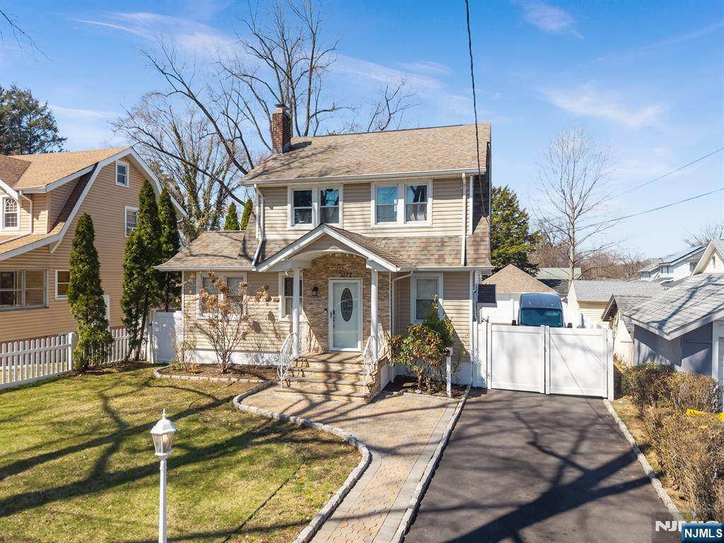 1172 Margaret Street - Photo 1