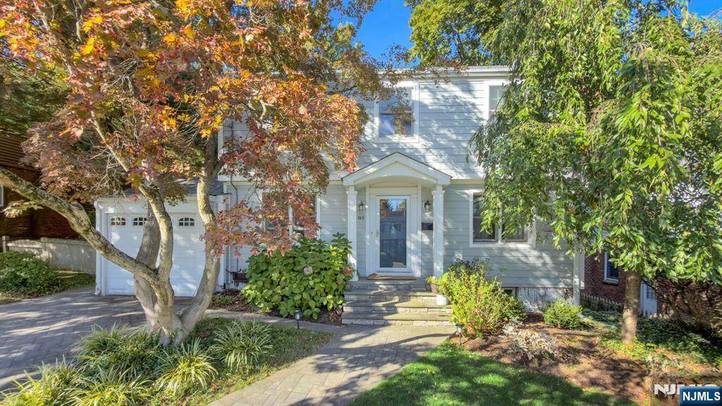 89 Surrey Lane - Photo 1
