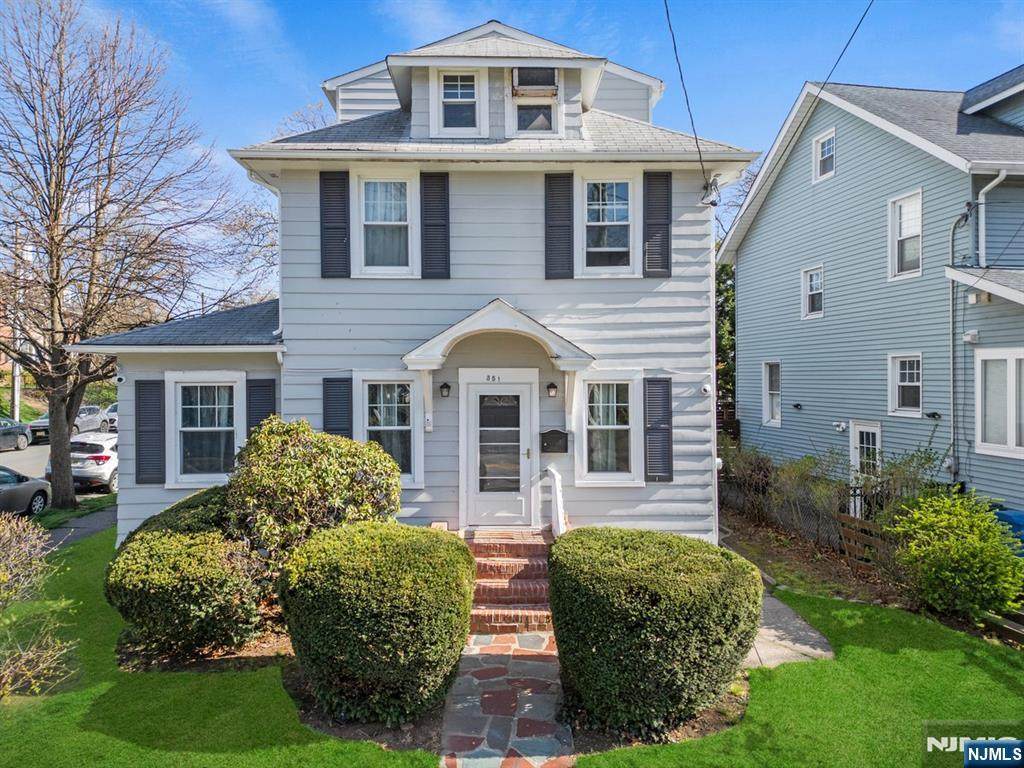 351 Park Avenue - Photo 1