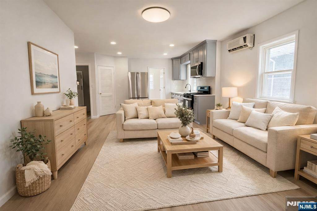51 Dewitt - Photo 1