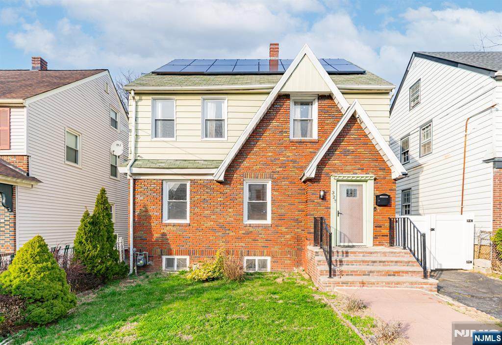 327 Field Place - Photo 1