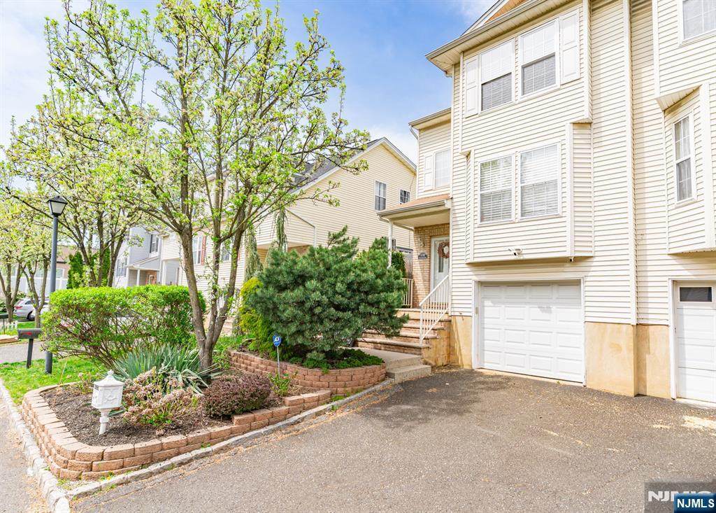 1158 Francyne Way - Photo 1