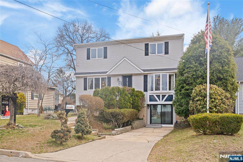 121 Pine Avenue - Photo 1