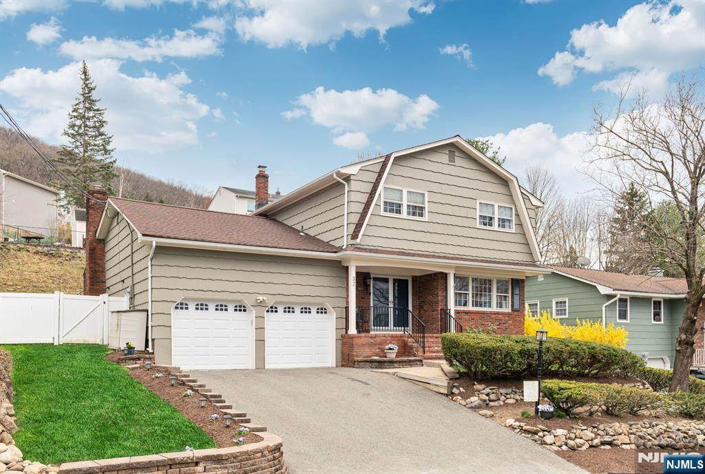 32 Schirra Drive - Photo 1