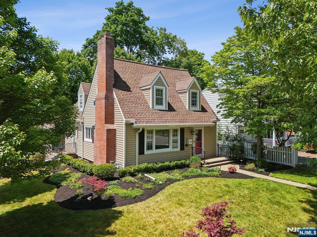 428 Fairfield Avenue - Photo 1