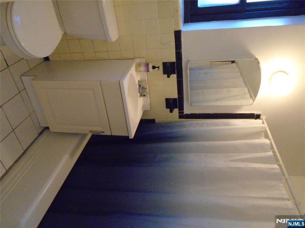 2337 Hudson - Photo 1