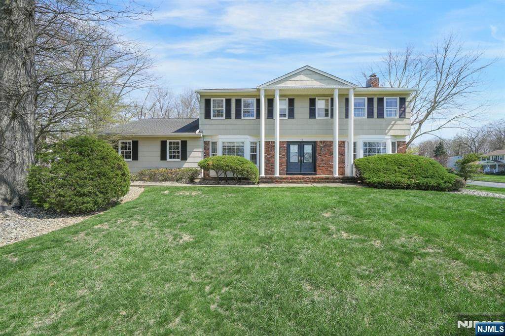 13 Flanders Drive - Photo 1
