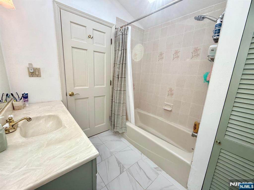 80 Roosevelt Avenue - Photo 1